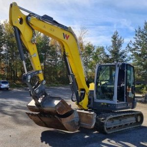 foto 9t bagr guma offset Wacker Neuson ET90 mimoosé rypadlo