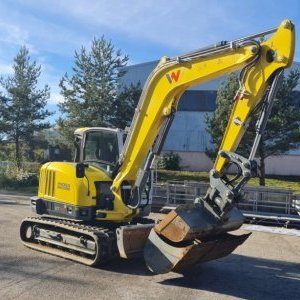 foto 9t bagr guma offset Wacker Neuson ET90 mimoosé rypadlo